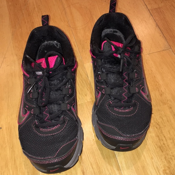 Nike sneakers - Picture 3 of 4